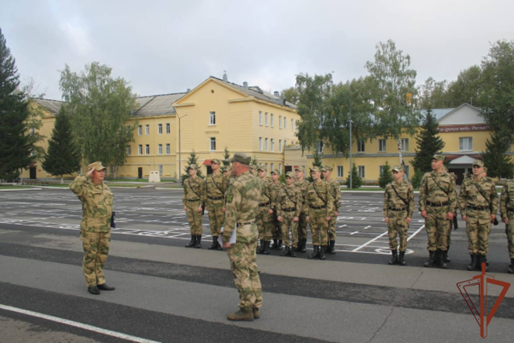  Учебно-методический сбор с офицерами-выпускниками военных вузов завершился в Сибирском округе Росгвардии