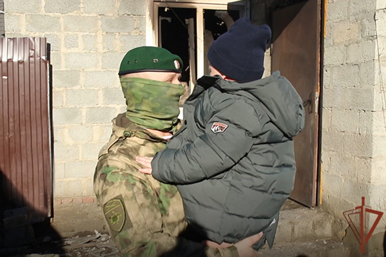 Росгвардеец из Ставрополя награжден государственной наградой за спасение ребенка на пожаре