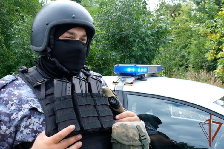 Росгвардейцы оказали помощь пострадавшим при обстреле ВСУ в Донецке (видео)