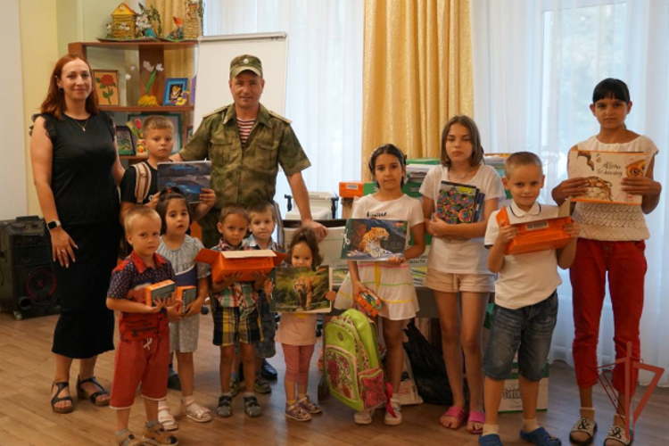 В регионах Центральной России росгвардейцы приняли участие в мероприятиях, приуроченных к началу нового учебного года 