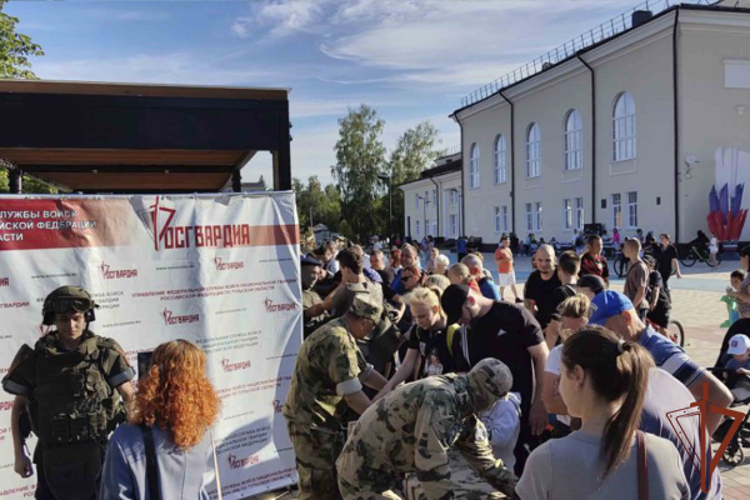 Патриотическая акция «Один день с Росгвардией» прошла в Тульской области