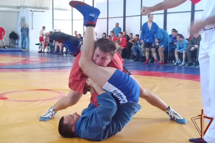 Чемпионат Приволжского округа Росгвардии по самбо прошел в Нижнем Новгороде (видео)
