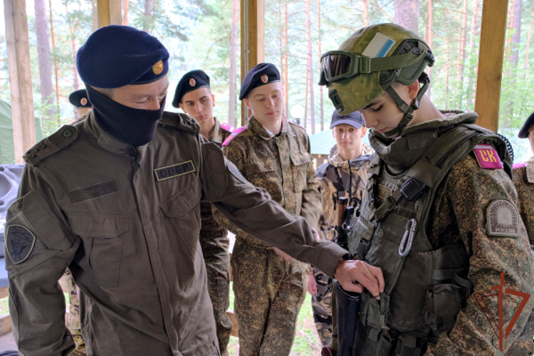 В летних сборах Сибирского кадетского корпуса в Республике Алтай приняли участие росгвардейцы