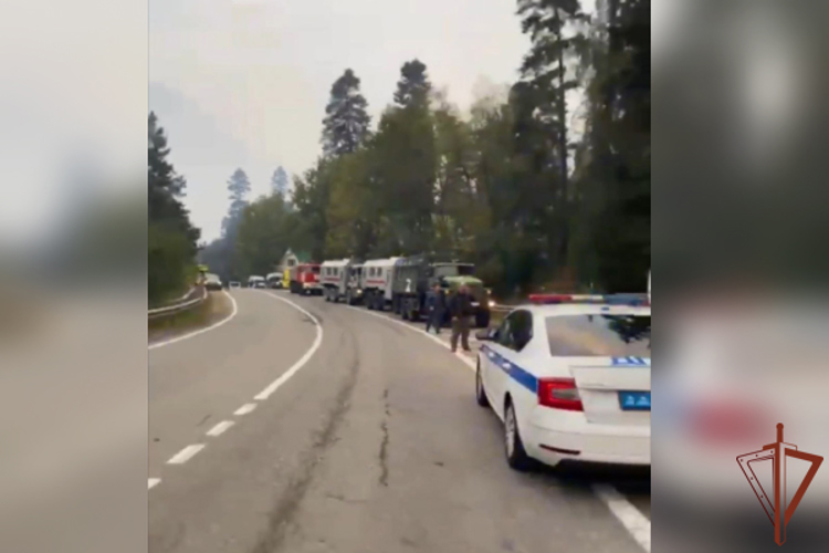 Росгвардейцы помогли спасти туристов от лесного пожара в горах Карачаево-Черкесии