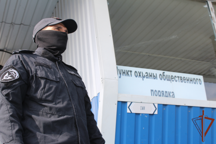Сотрудники Росгвардии обеспечили безопасность футбольного матча Кубка России в Вологде