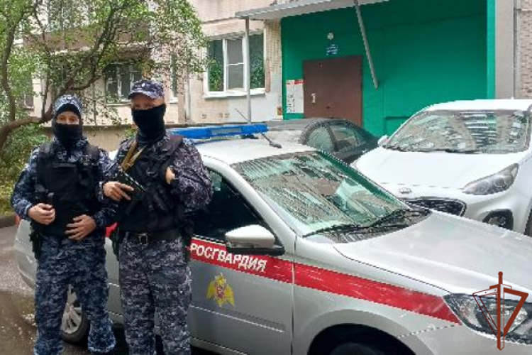 Росгвардейцы в Санкт-Петербурге спасли мужчину от необдуманного поступка