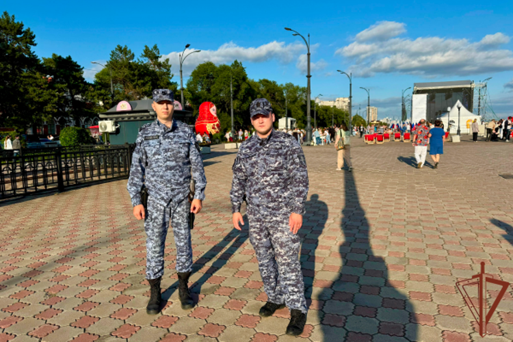 Сотрудники Росгвардии обеспечили правопорядок на международном фестивале в Благовещенске