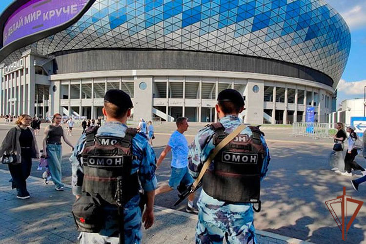Росгвардейцы обеспечили правопорядок на футбольных матчах РПЛ в Москве