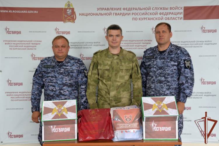 Росгвардейцы на Урале поздравили детей и педагогов с наступающим Днём знаний