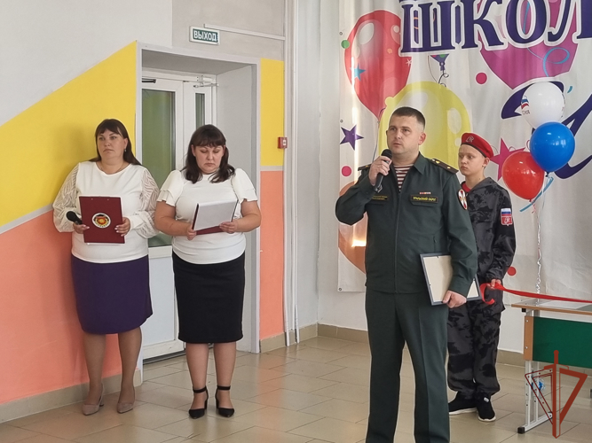 В Свердловской области открыли парту Героя в честь военнослужащего Росгвардии 