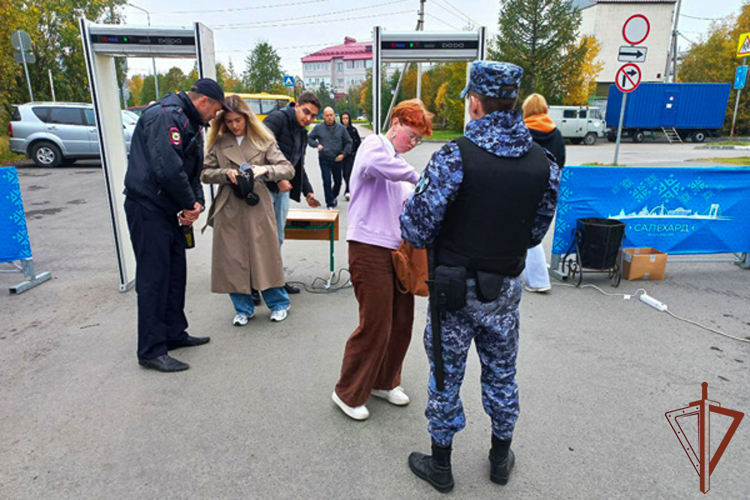 Сотрудники Росгвардии обеспечили безопасность массовых мероприятий на Урале в минувшие выходные