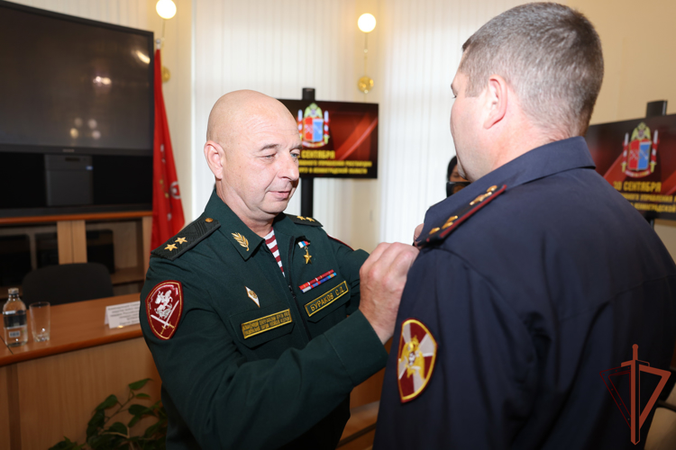 Командующий Северо-Западным округом Росгвардии в Санкт-Петербурге поздравил личный состав территориального органа с днем образования