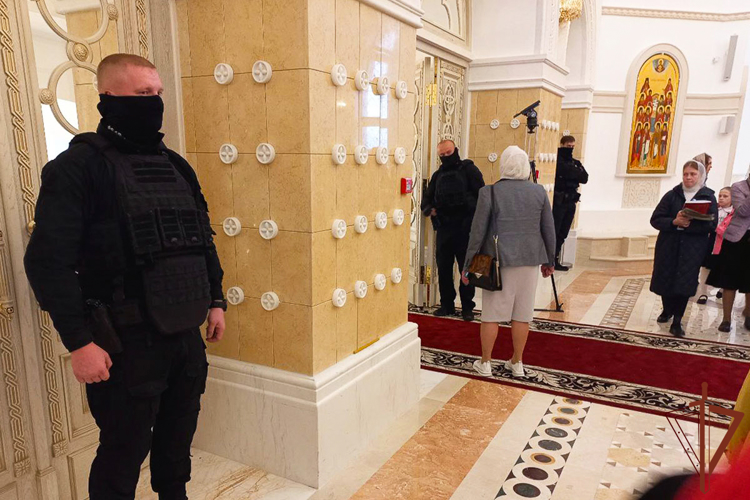 Росгвардейцы обеспечили безопасность визита главы Русской православной церкви на Ямал