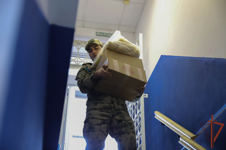 На Урале сотрудники Росгвардии участвуют в благотворительных акциях