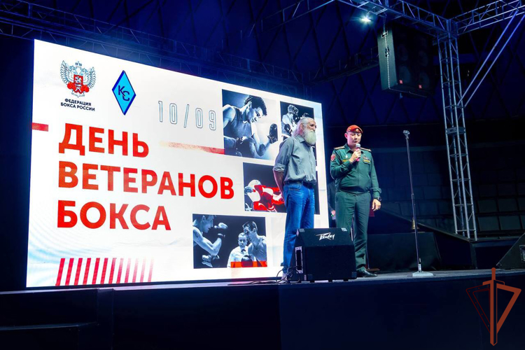 Герой России полковник Сергей Хайрудинов стал почетным гостем на Дне ветеранов бокса в Москве