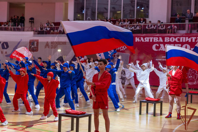 Представители Росгвардии поздравили воспитанников центра спорта и образования «Самбо-70» с принятием торжественной клятвы 