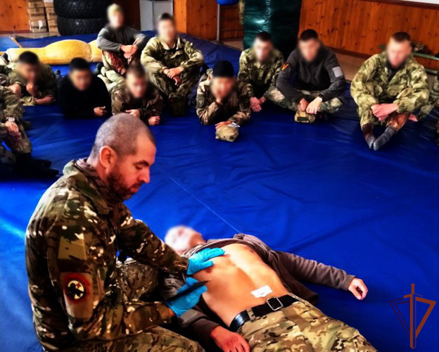 Сотрудники спецназа Росгвардии в Бурятии отработали навыки по тактической медицине