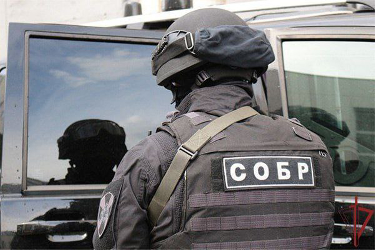 При силовой поддержке спецназа Росгвардии в Волгоградской области пресечен сбыт фальсифицированной алкогольной продукции