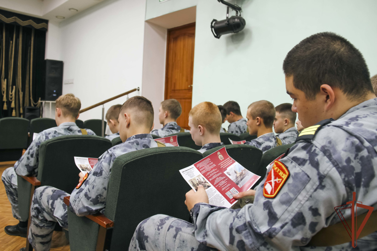 Профориентационные мероприятия с участием Росгвардии прошли в Сибири
