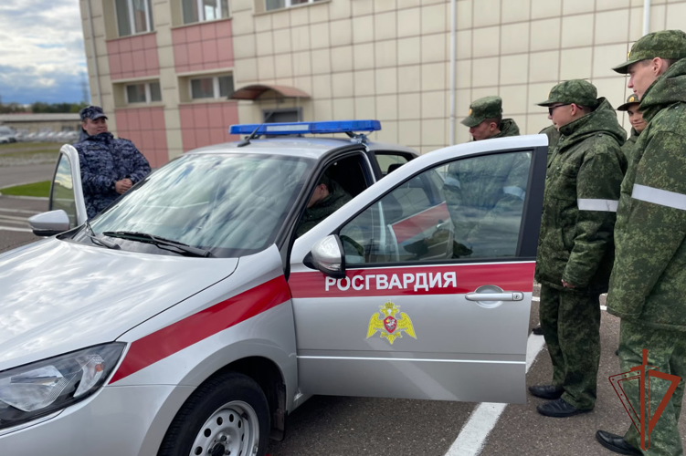 Профориентационные мероприятия с участием Росгвардии прошли в Сибири