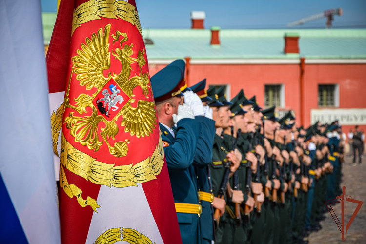 Генерал-полковник Алексей Воробьёв поздравил первокурсников Военной академии Росгвардии с принятием Военной присяги (видео)