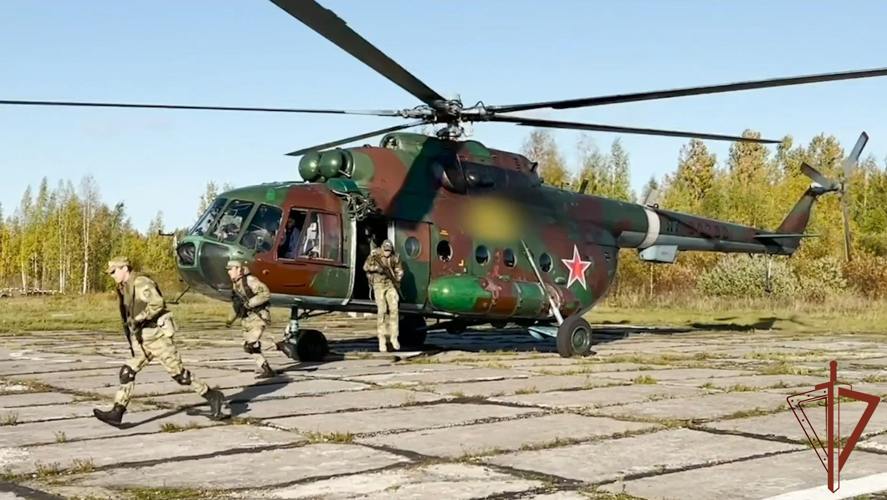 Выпускники военных вузов Росгвардии перенимают боевой опыт от участников СВО (видео)