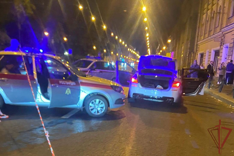 В центре Санкт-Петербурга росгвардейцы задержали четверых граждан за нарушение общественного порядка