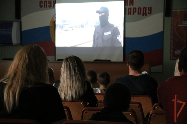 Ведомственная акция «Каникулы с Росгвардией» завершилась на Урале