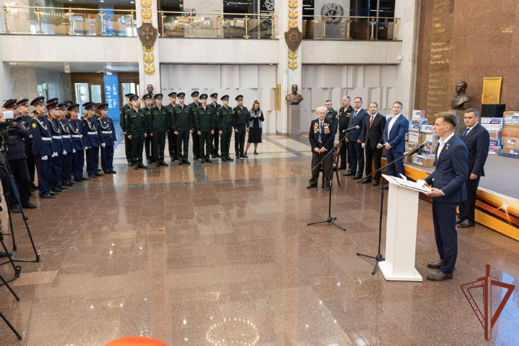 Росгвардии передали более 5000 писем-треугольников для отправки бойцам ведомства в зону СВО (видео)