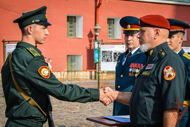 Генерал-полковник Алексей Воробьёв поздравил первокурсников Военной академии Росгвардии с принятием Военной присяги (видео)