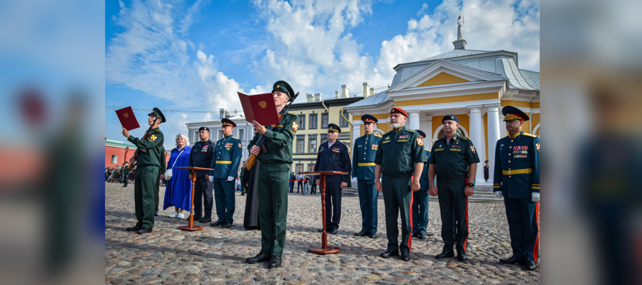 Генерал-полковник Алексей Воробьёв поздравил первокурсников Военной академии Росгвардии с принятием Военной присяги (видео)