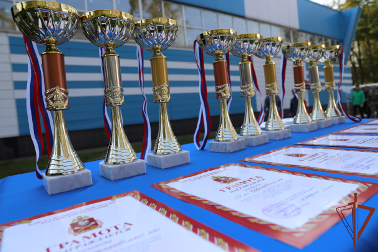 Чемпионат Центрального округа по летнему офицерскому троеборью завершился в Москве