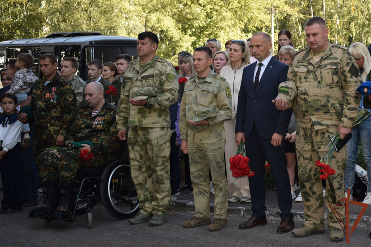 Памятную доску погибшему в ходе СВО росгвардейцу открыли в Курске