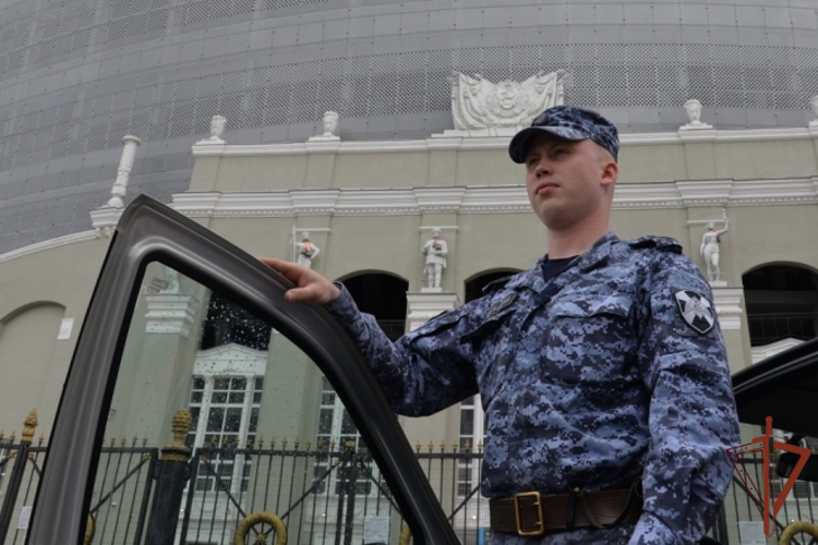 Сотрудники Росгвардии обеспечили безопасность матча первенства России по футболу Первой лиги в Екатеринбурге