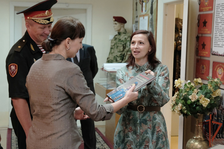 Ансамблю «Амур» Восточного округа Росгвардии вручили благодарность от Правительства Хабаровского края