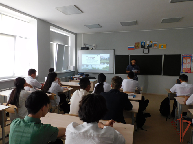 Росгвардейцы в южных регионах страны приняли участие в мероприятиях ко Дню солидарности в борьбе с терроризмом