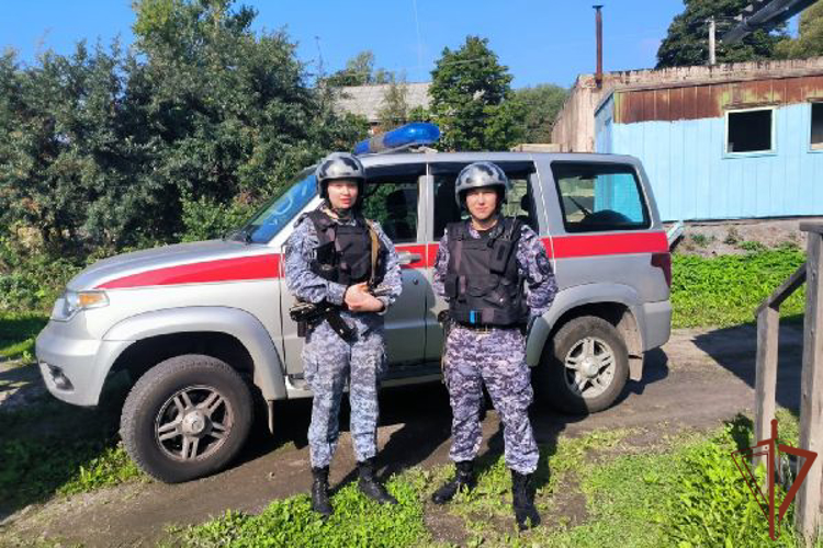 Росгвардейцы в Ленинградской области оказали первую помощь мужчине с признаками инсульта