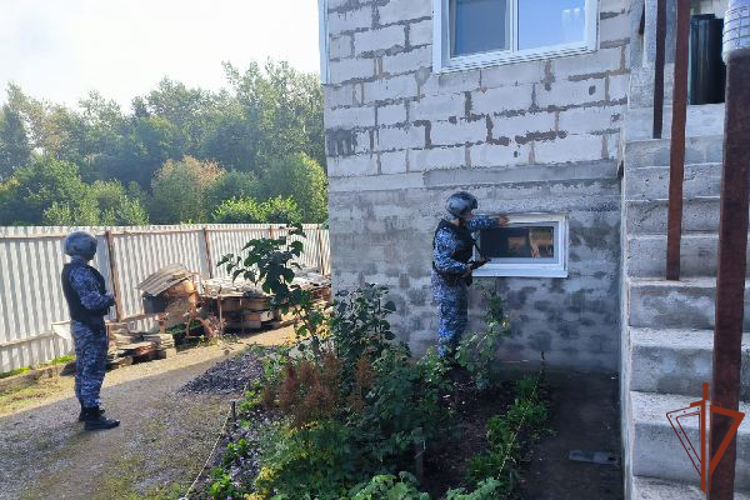Росгвардейцы в Ленинградской области оказали первую помощь мужчине с признаками инсульта