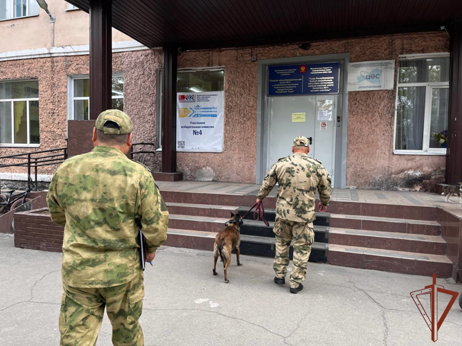 Военнослужащие и сотрудники Сибирского округа Росгвардии обеспечили безопасность проведения Единого дня голосования