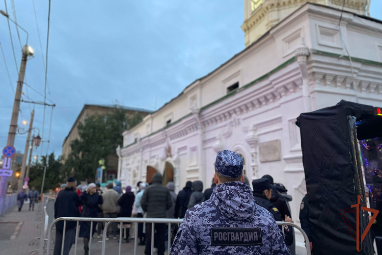 Росгвардия обеспечила правопорядок во время пребывания в Красноярске иконы Казанской Божией Матери