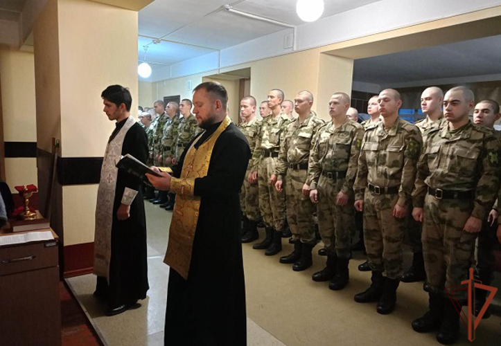 В Сибири росгвардейцы проводят мероприятия, посвященные Герою Российской Федерации Анатолию Романову