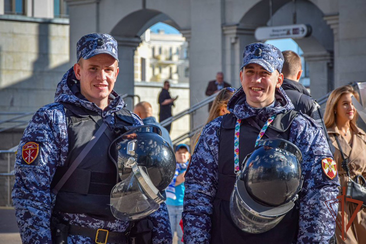 Росгвардия обеспечила безопасность на футбольном матче РПЛ в Санкт-Петербурге