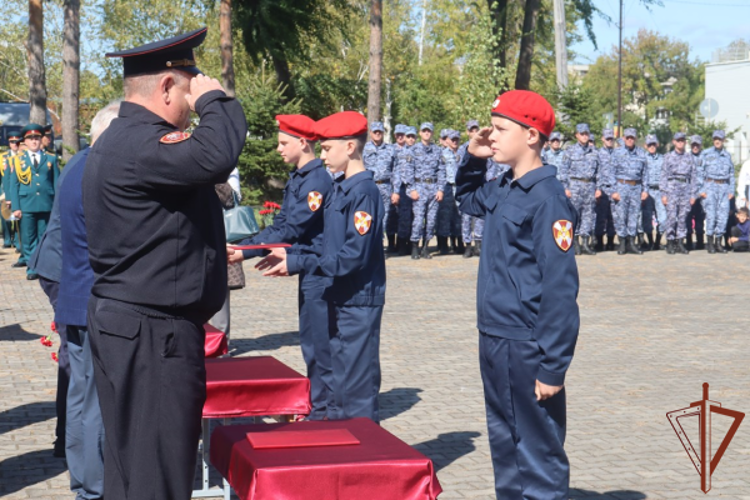 Церемония открытия профильного класса Росгвардии прошла в Приморье