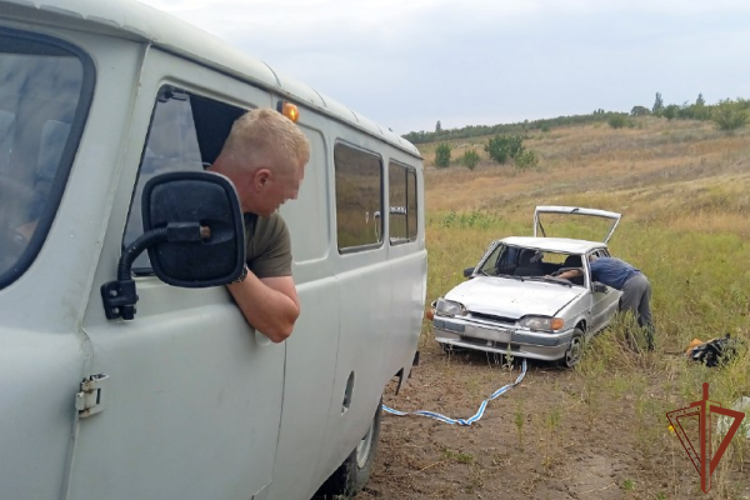 Росгвардейцы пришли на помощь пожилому мужчине, попавшему в серьезное ДТП в ДНР