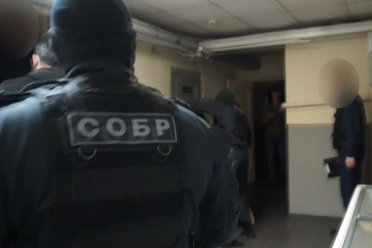 На Камчатке при силовой поддержке спецназа Росгвардии задержаны подозреваемые в покушении на убийство 