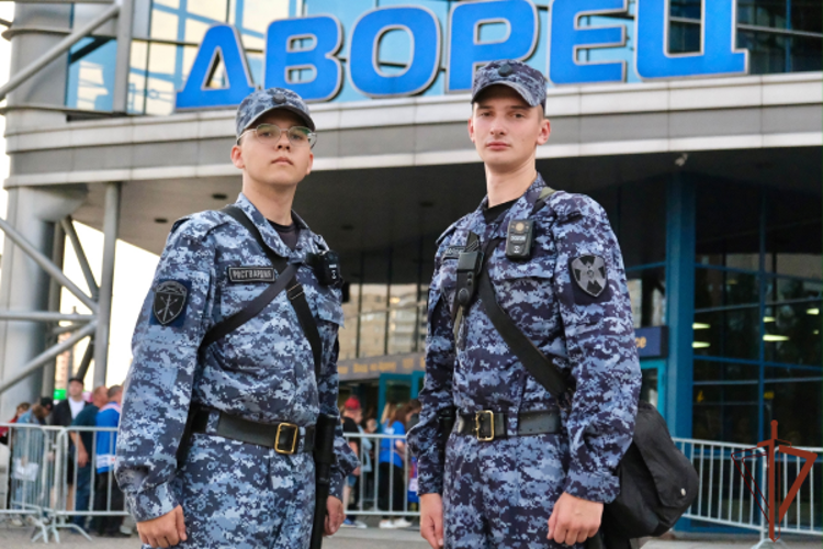 Росгвардейцы в Санкт-Петербурге обеспечили безопасность хоккейного матча