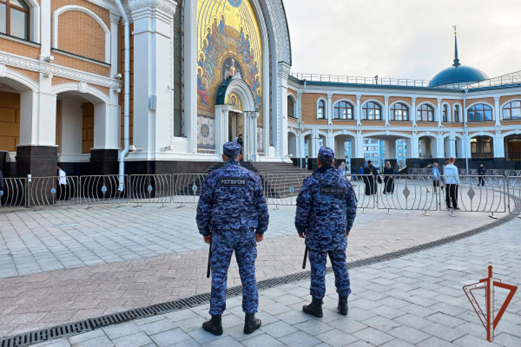 Росгвардейцы обеспечили безопасность визита главы Русской православной церкви на Ямал