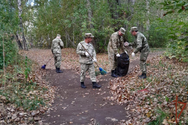 Росгвардейцы принимают участие во всероссийской акции «Зеленая Россия» на Урале