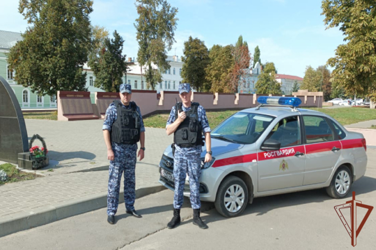 Росгвардейцы в Тамбовской области оказали помощь получившему травму подростку