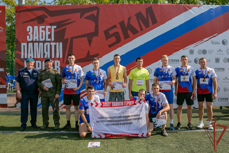 Ежегодный легкоатлетический забег памяти Героев прошёл в Сестрорецке